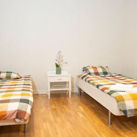 Historical Malt Factory Apartment, 6 Bedrooms, Sleeps 12 , Hot Tub Хельсингборг Экстерьер фото