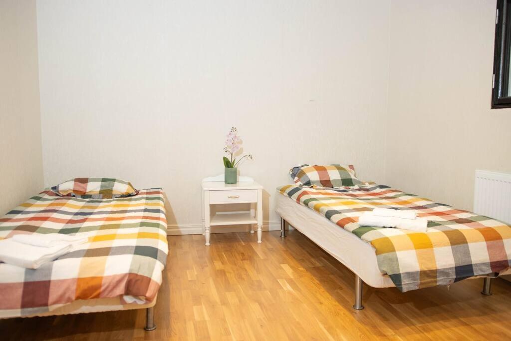 Historical Malt Factory Apartment, 6 Bedrooms, Sleeps 12 , Hot Tub Хельсингборг Экстерьер фото