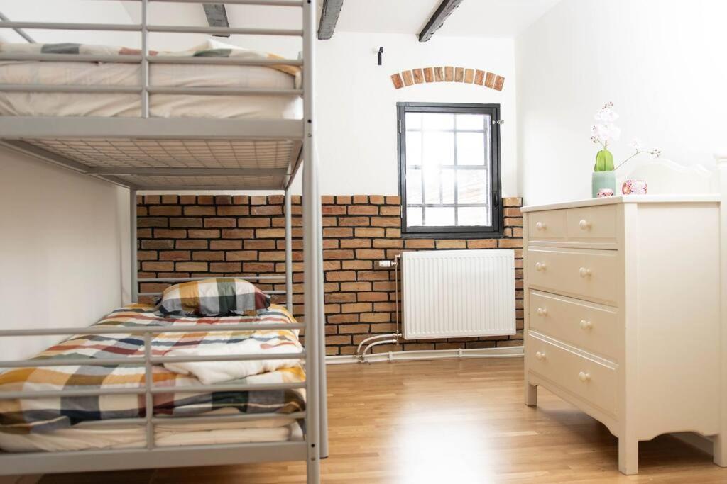 Historical Malt Factory Apartment, 6 Bedrooms, Sleeps 12 , Hot Tub Хельсингборг Экстерьер фото